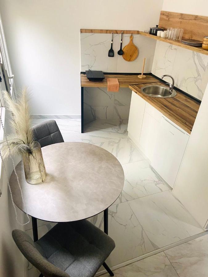 Urban Chic Studio Nis Luaran gambar