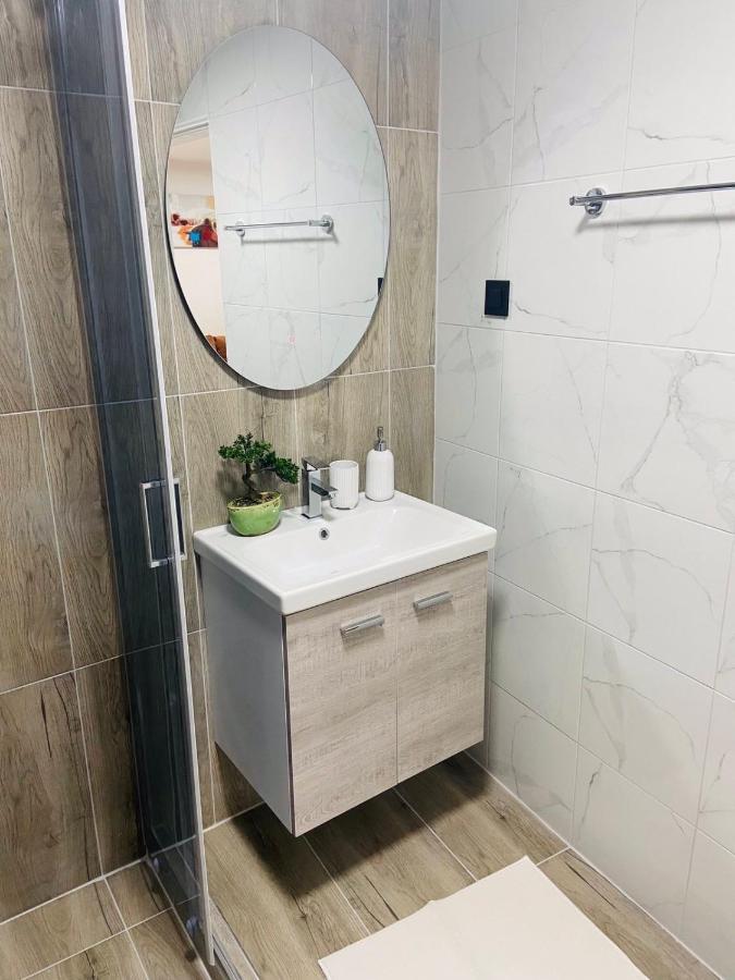 Urban Chic Studio Nis Luaran gambar