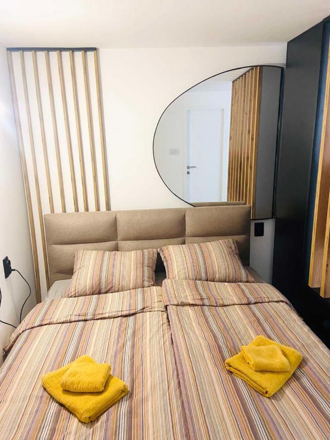 Urban Chic Studio Nis Luaran gambar